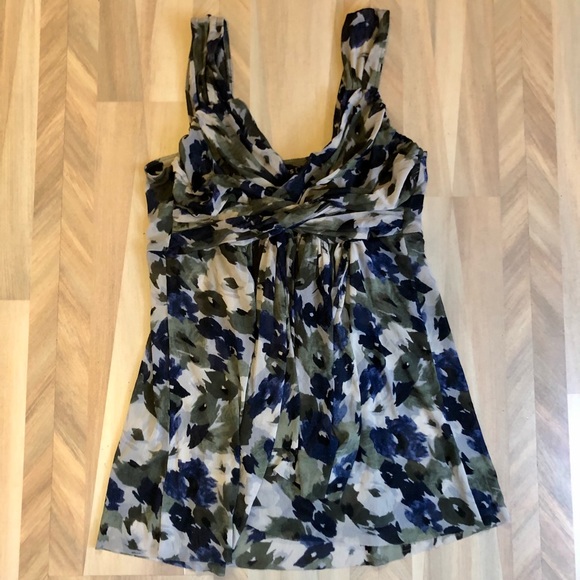 NWOT- 2 beautiful floral tops - Picture 3 of 5